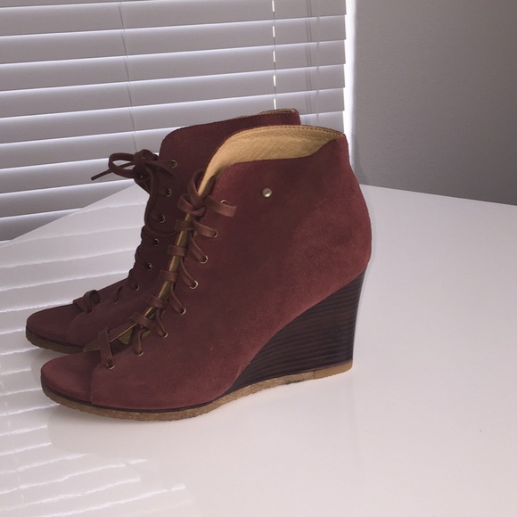 UGG Shoes - Ugg suede booties